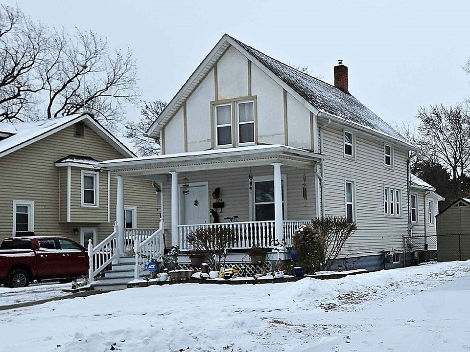 1st image of 224 E Lorain St