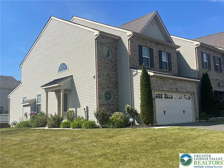 1350 Caspian St — Photo 14