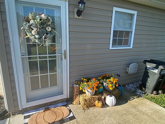 2nd image of 121 Dale Dr