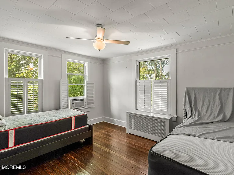 496 W Park Ave — Photo 21