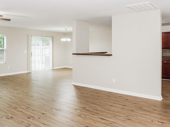 2nd image of 263 Bermuda Lakes Dr