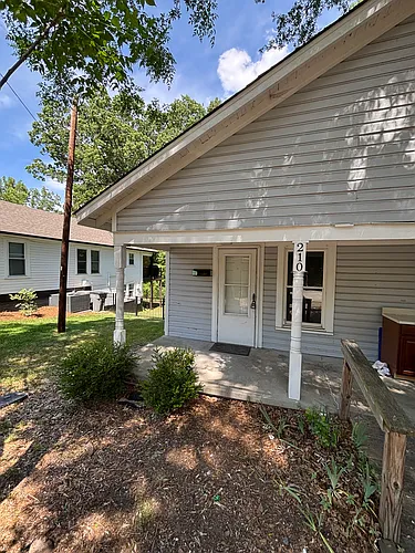 208 Basin Ave Photo 1