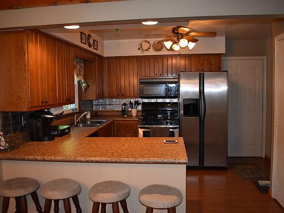 2nd image of 24669 Elmhurst Dr