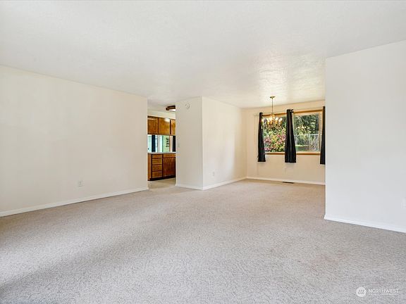 5th image of 6301 Sunset Avenue NE