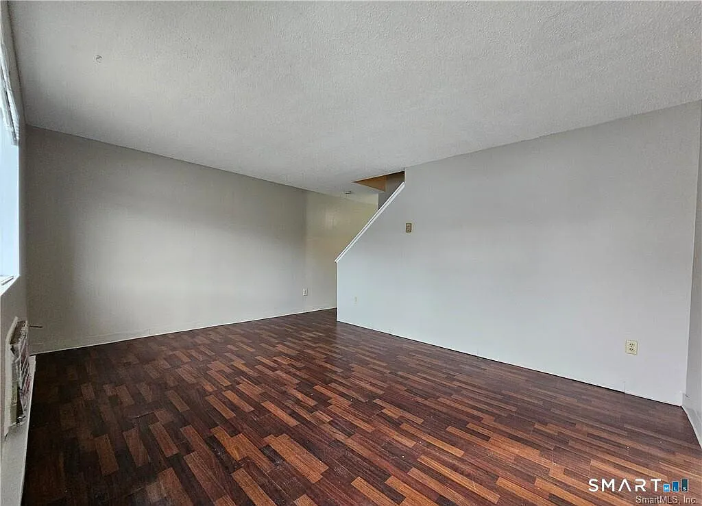 2 bed, 1.5 bath, 928 sqft, $1,475 — Photo 3