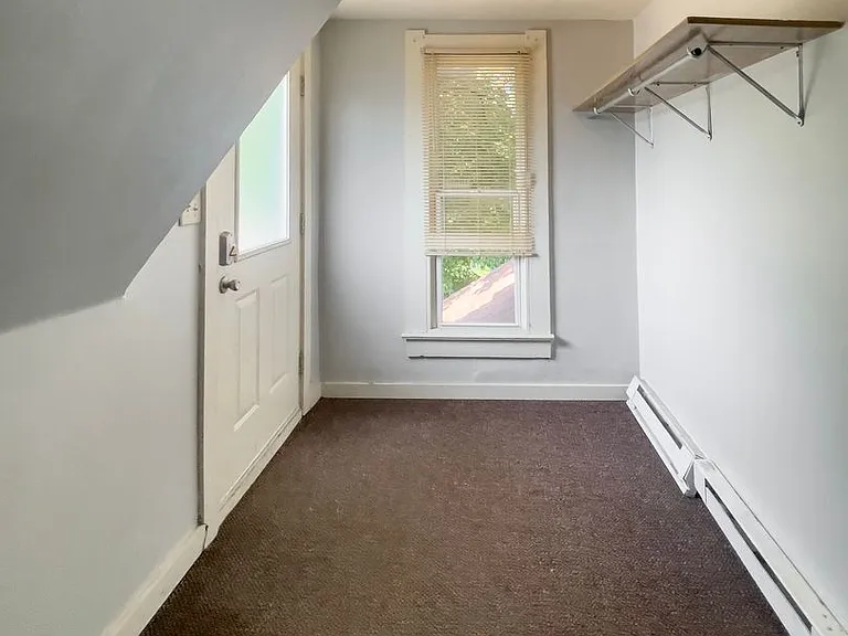 204 N Dill St — Photo 16