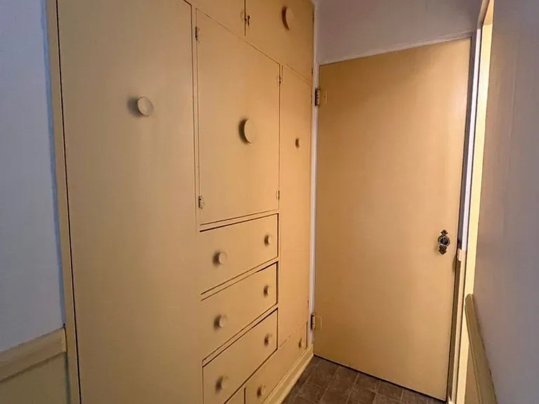 416 N Pine St — Photo 2