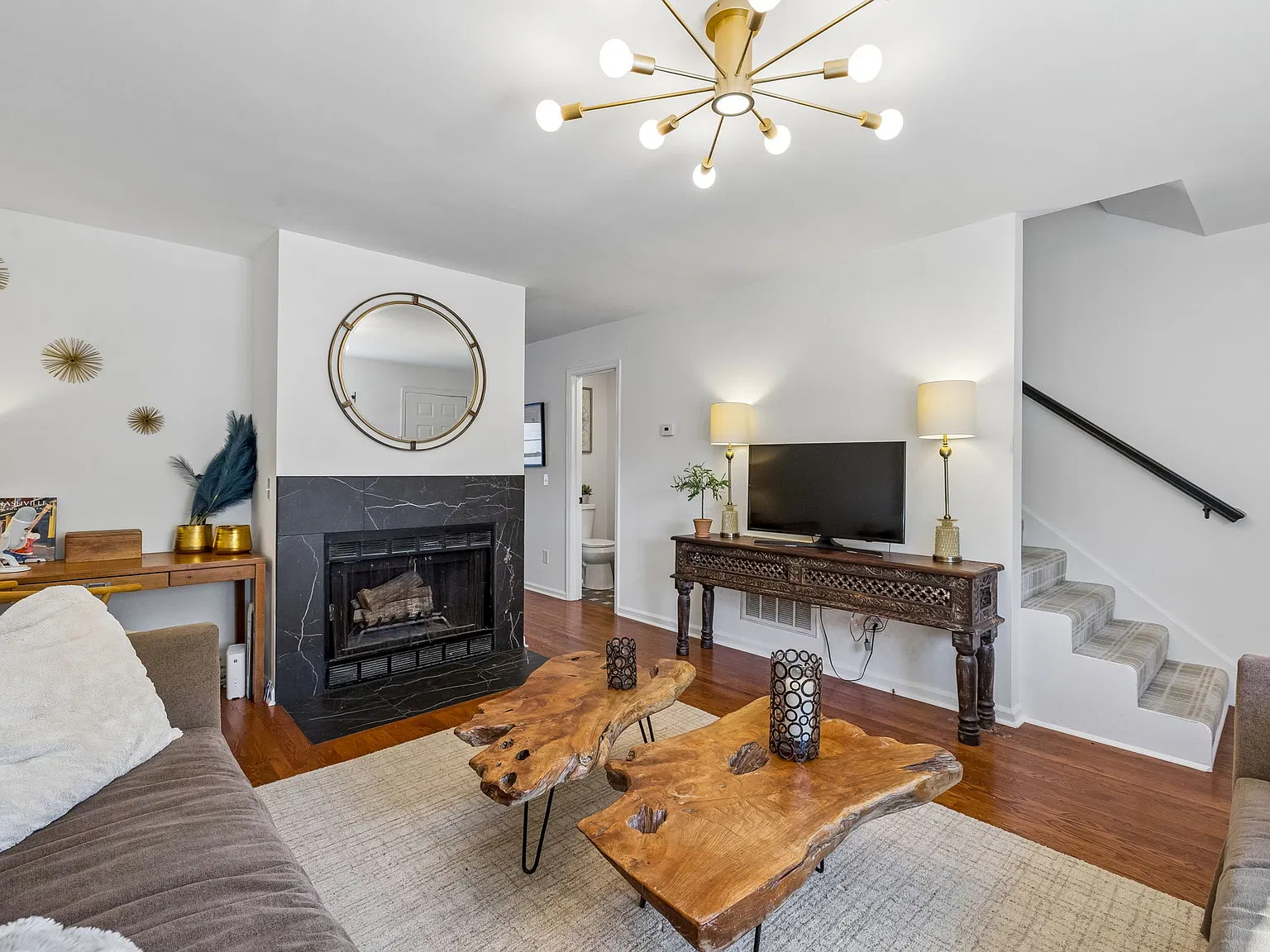 2 bed, 1.5 bath, 1190 sqft, $3,750 — Photo 4