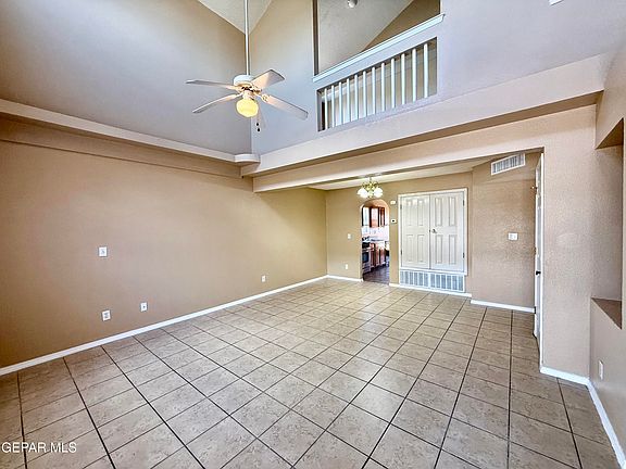 3rd image of 3401 Tierra Zafiro Dr
