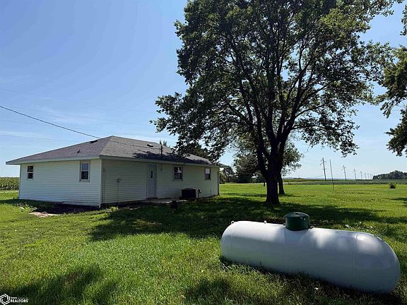 3rd image of 26014 Mango Ave