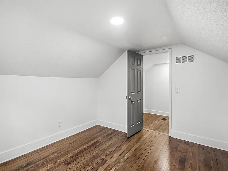 4724 Delmar St — Photo 31