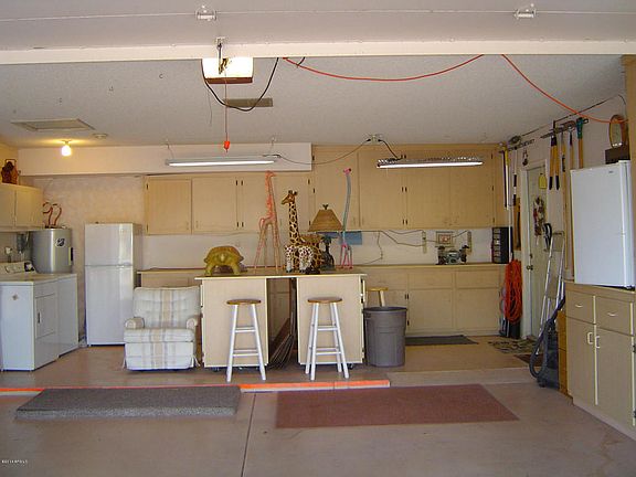 4th image of 11045 W Crestbrook Dr