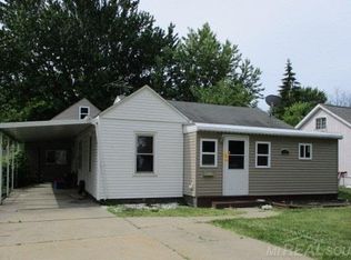 18016 Eastland St, Roseville, MI 48066