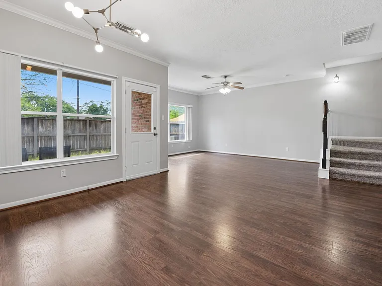 5227 Brinkman Ct — Photo 8