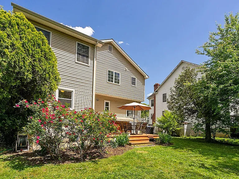 2918 Monroe Pl — Photo 39