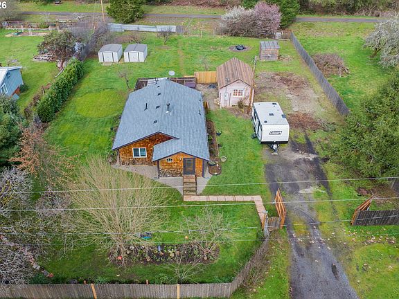 3rd image of 37727 Row River Rd