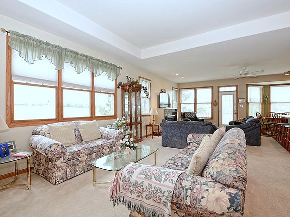 3rd image of 11350 Longwood Cir