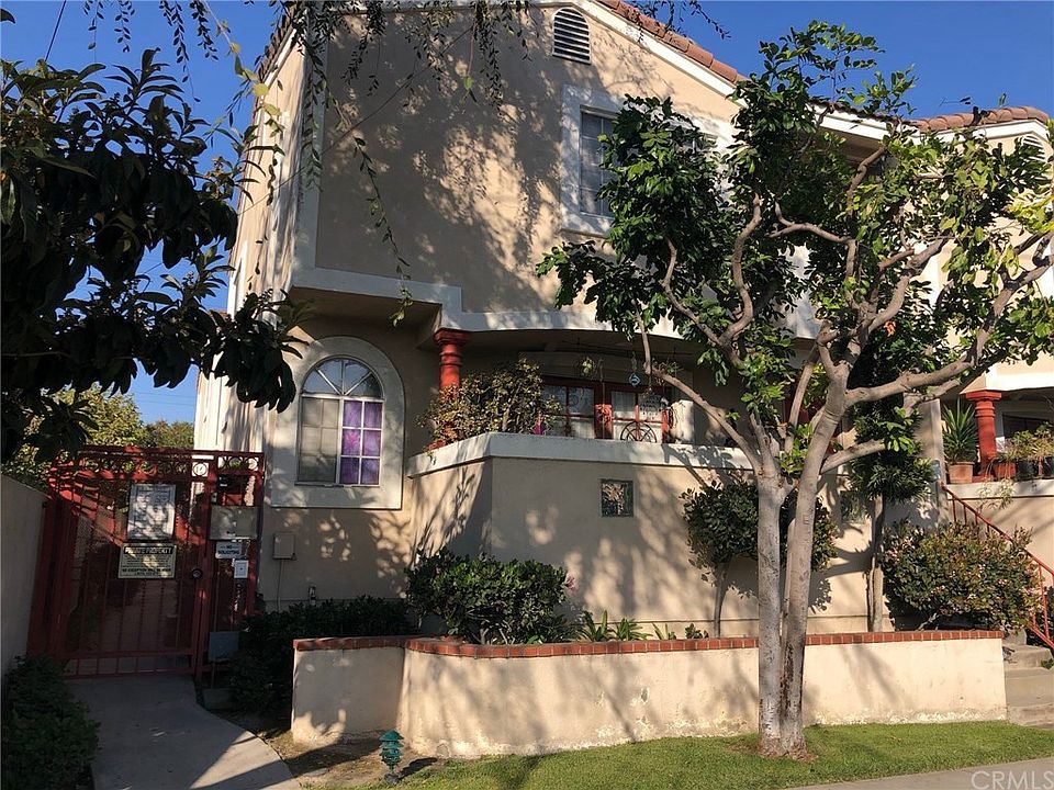 2nd image of 1637 E 68th St #7