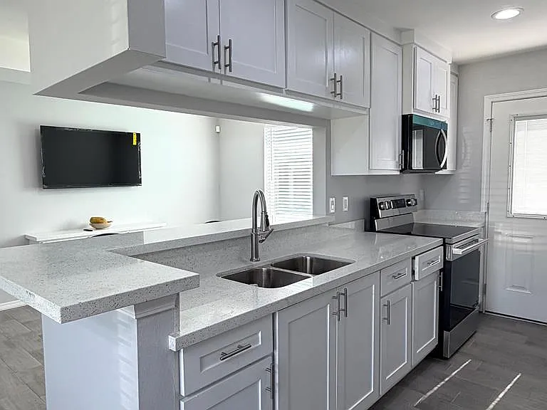 668 Foster Ln — Photo 19