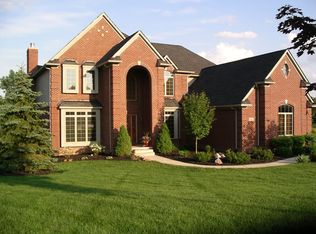9069 Lebarron Ct, Saline, MI