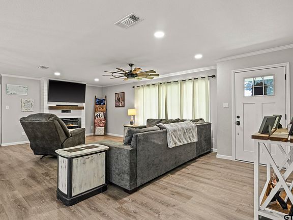 5th image of 110 Mahan St