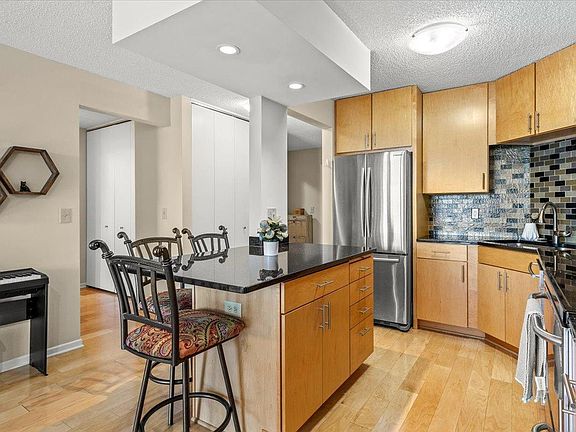 3rd image of 401 1st St S #1612