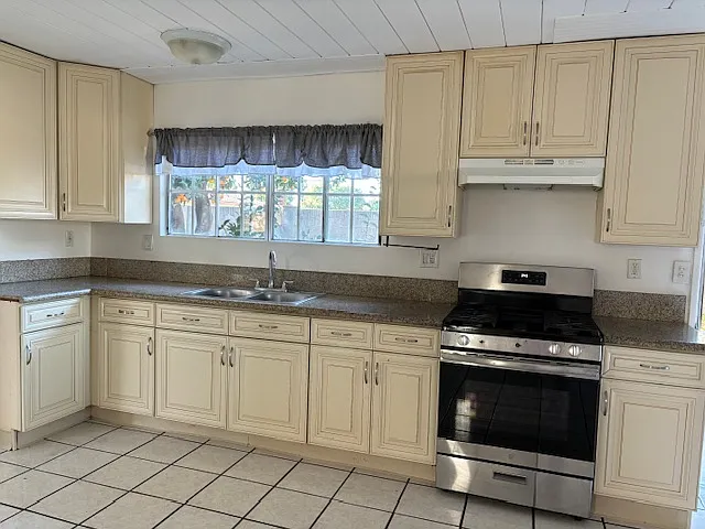 7414 Laura St — Photo 7