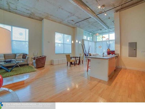 3rd image of 313 NE 2nd St APT 104