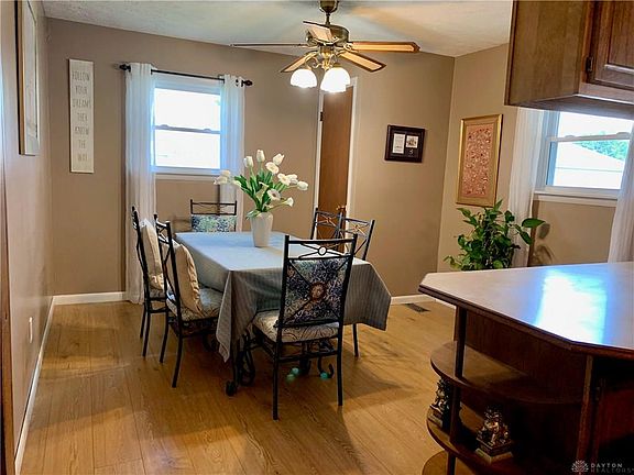 5th image of 7120 Castlecrest Dr