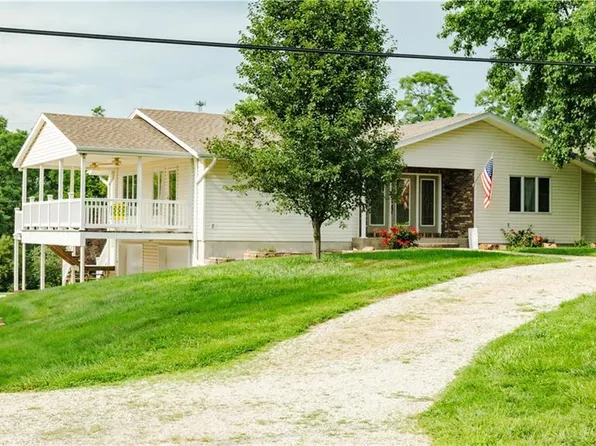 10898 State Route T Hwy, Savannah, MO 64485