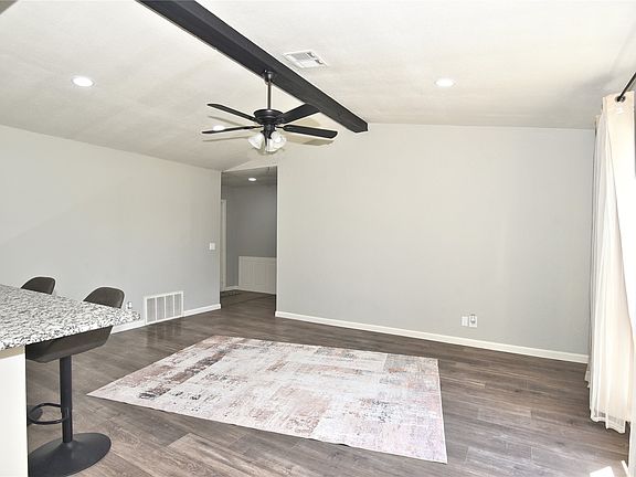 5th image of 601 E Toledo Pl
