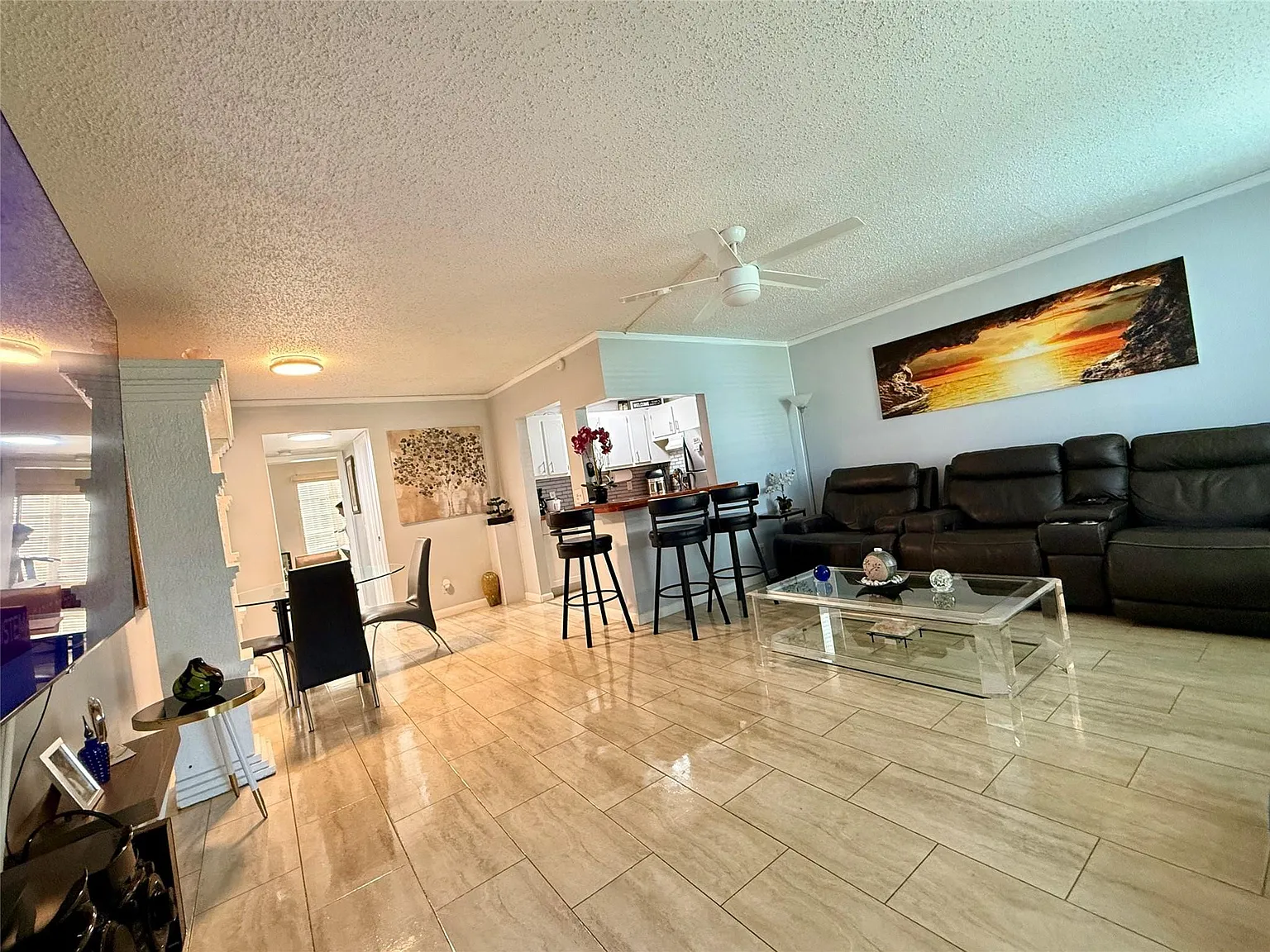 1 bed, 1.5 bath, 706 sqft, $2,200 — Photo 4