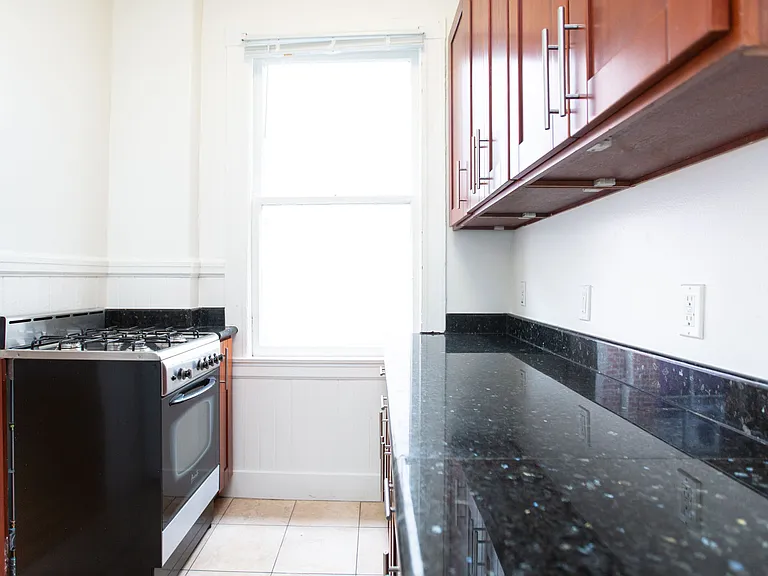 516 Ellis — Photo 7