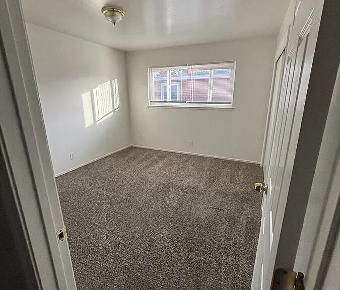1112 Evelyn Ln #B — Photo 4