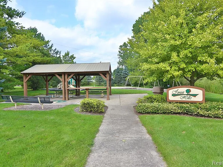 3288 Hickory Dr — Photo 23