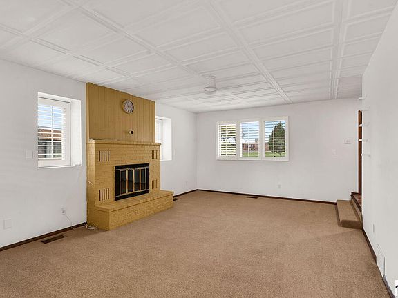 5th image of 46 Regency Blvd APT J