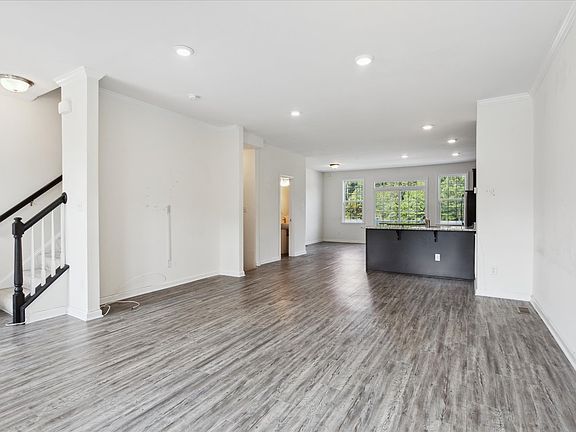 5th image of 132 Daybeacon St #1