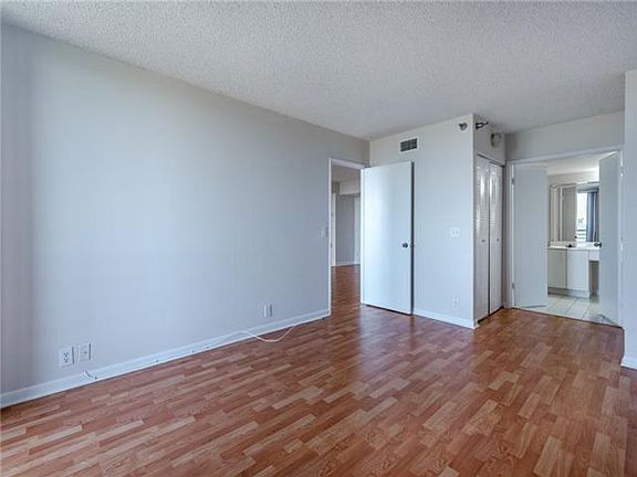 4th image of 3300 NE 191st St APT 1105