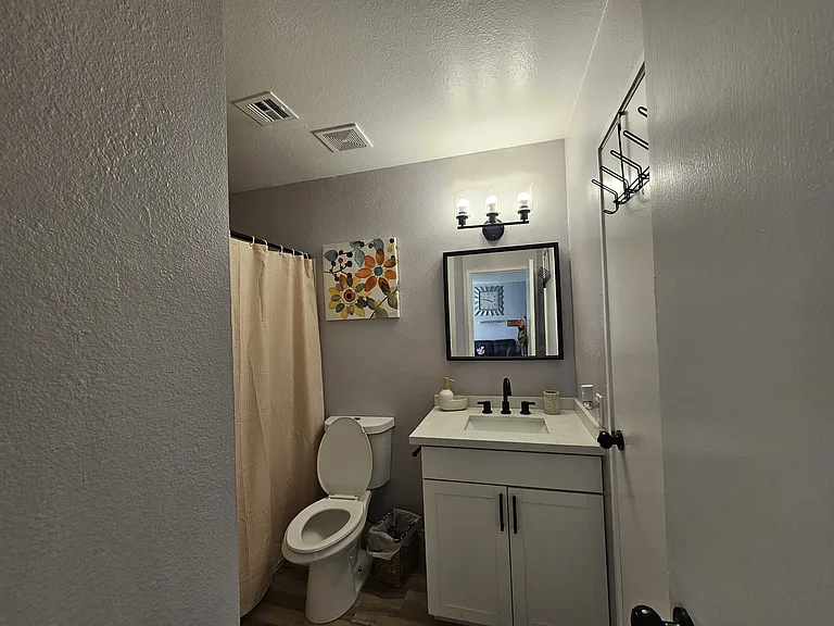 457 N Lamb Blvd #E — Photo 9