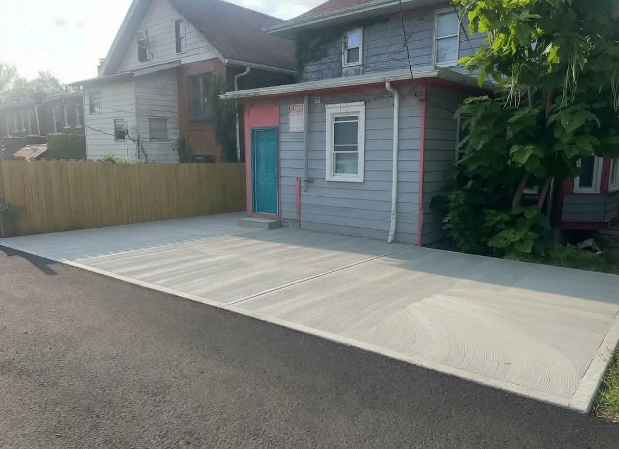 319 E 18th Ave — Photo 4