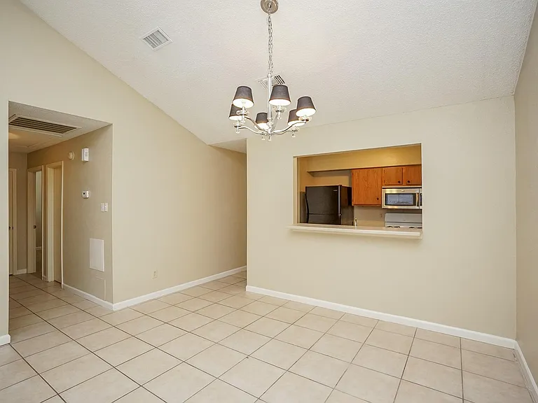 20143 Beechview Ln — Photo 17