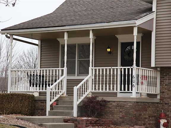 2nd image of 606 Broadway St