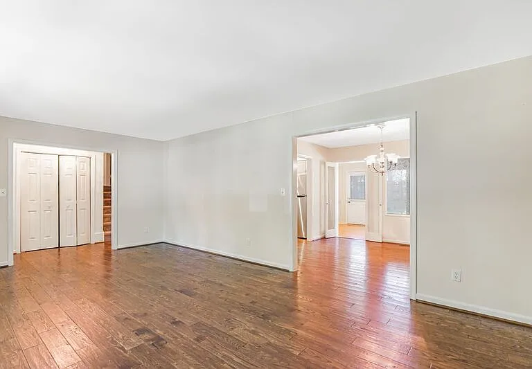 2 Adams St — Photo 3