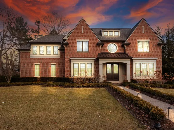 1298 Brookwood St, Birmingham, MI 48009