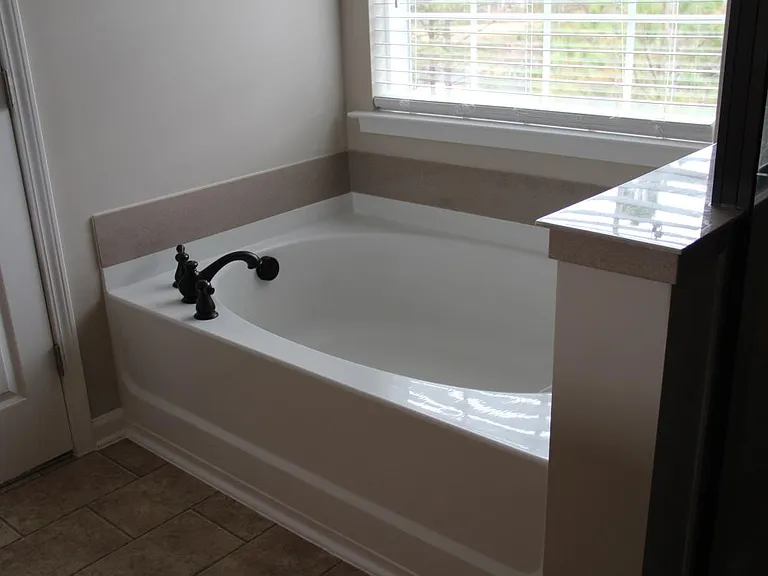 Master_Bath_Tub