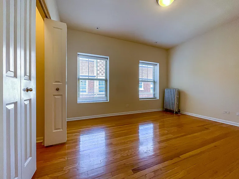 Necedah at 4740-4748 South Greenwood — Photo 6