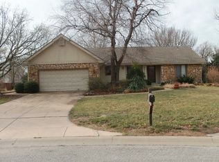 2219 N Bromfield Cir, Wichita, KS 67226