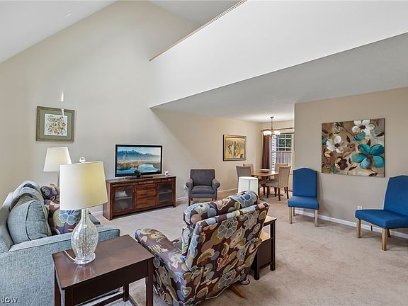 3rd image of 951 E Kensington Ln #8-C