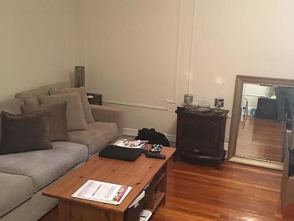 4th image of 3216 Crescent St APT B5