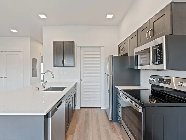 Fairways Apartments — Photo 20